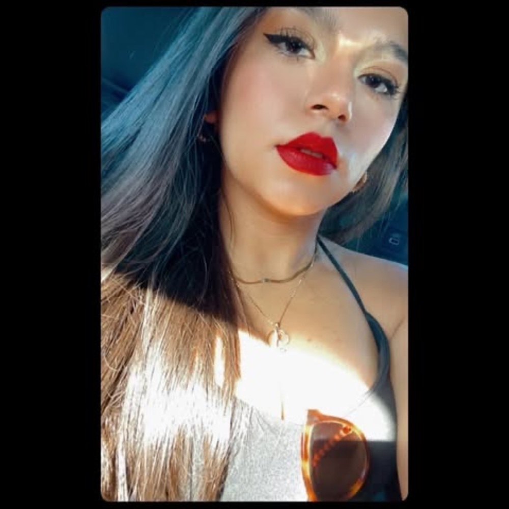 Meet your Posher, Daniela